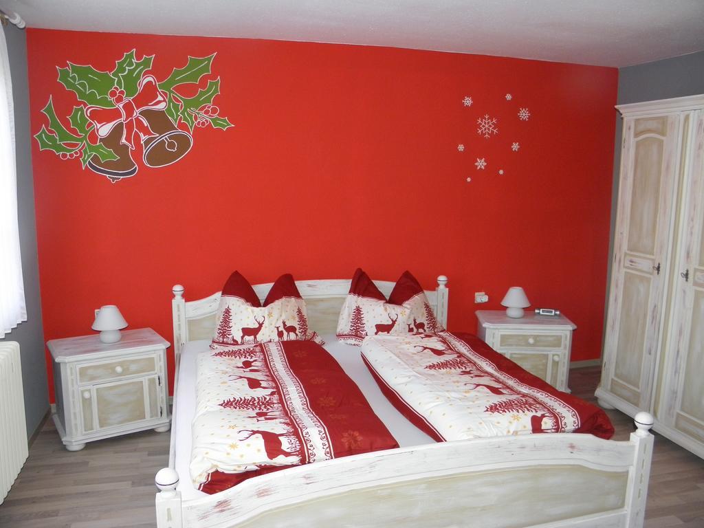 Hotel 4 Jahreszeiten Mit Restaurant Альбштадт Экстерьер фото